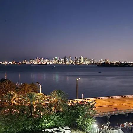 Bayfront Apartment Breathtaking Views- One Bedroom W Balcony- Living Room -Free Parking Miami Beach Exterior photo