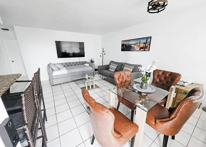 Bayfront Apartment Breathtaking Views- One Bedroom W Balcony- Living Room -Free Parking